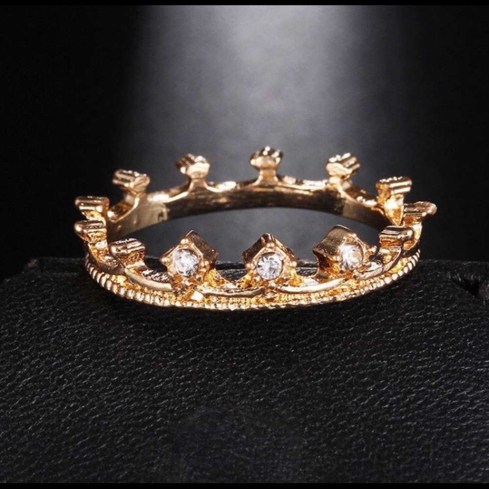 Classic Crystal Crown Ring
